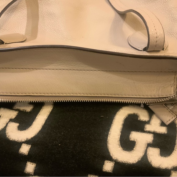 Michael Kors purse - Picture 8 of 11